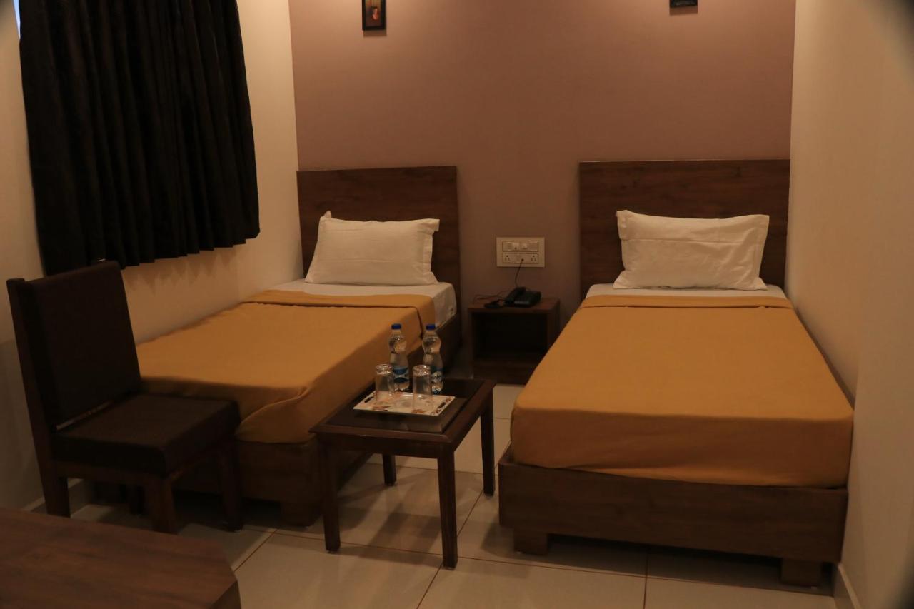 Hotel Viraj Residency Bhuj Exterior photo