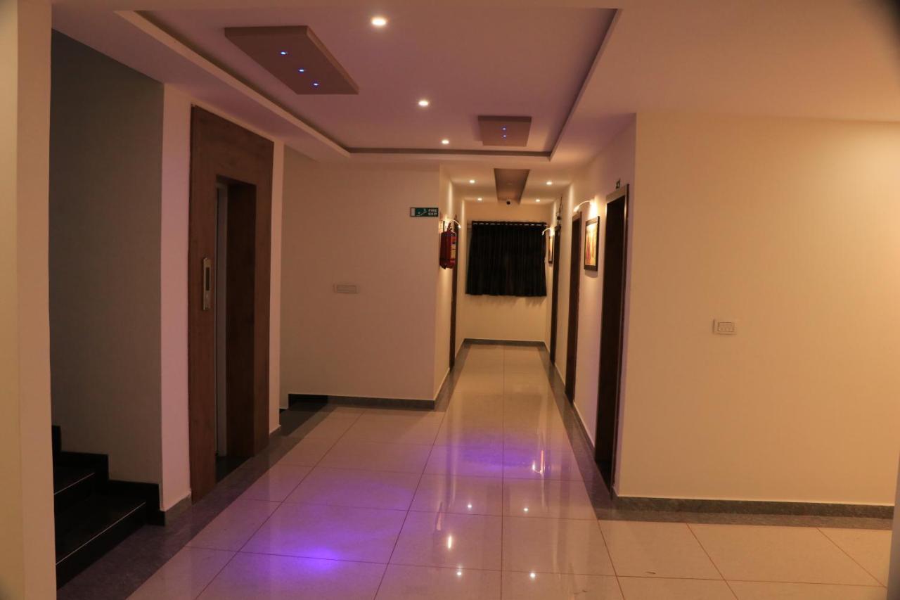 Hotel Viraj Residency Bhuj Exterior photo