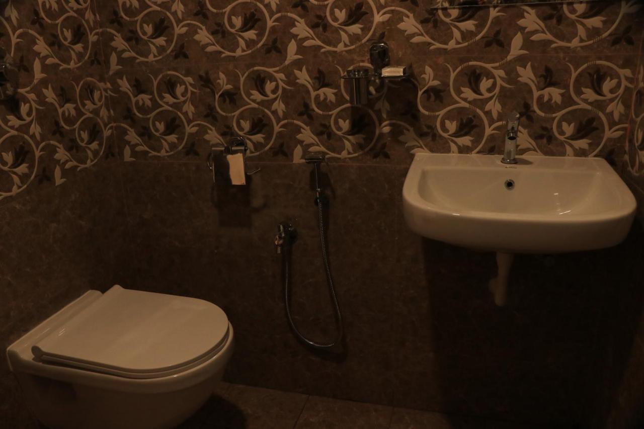 Hotel Viraj Residency Bhuj Exterior photo
